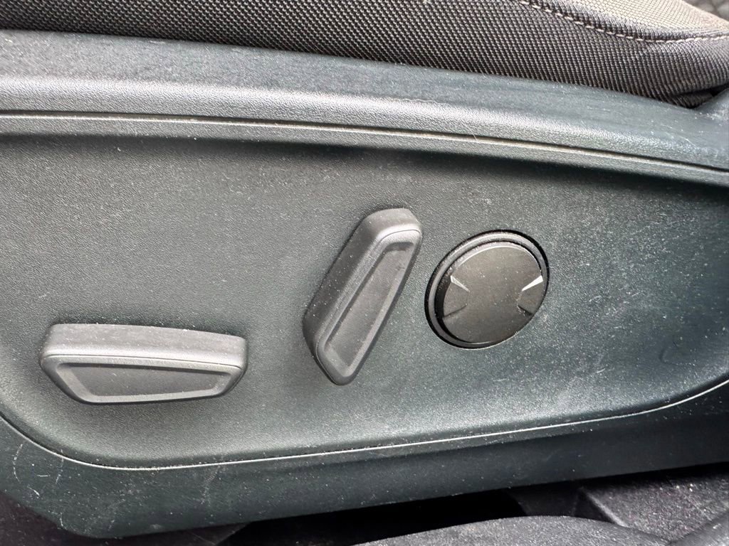 Certified 2020 Ford Escape SE FWD image 11