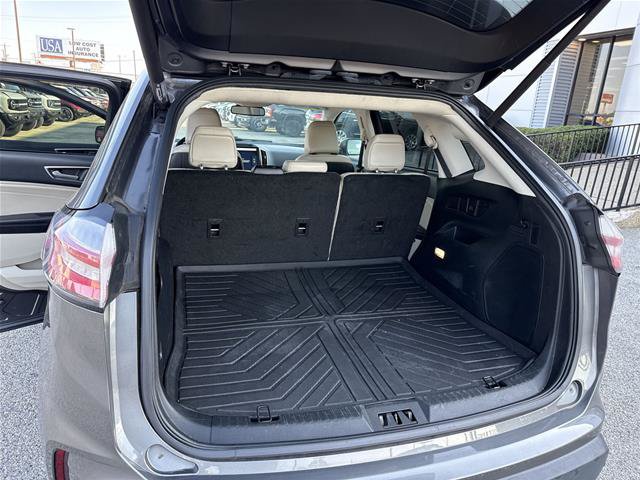 Certified 2022 Ford Edge Titanium AWD/4WD image 27