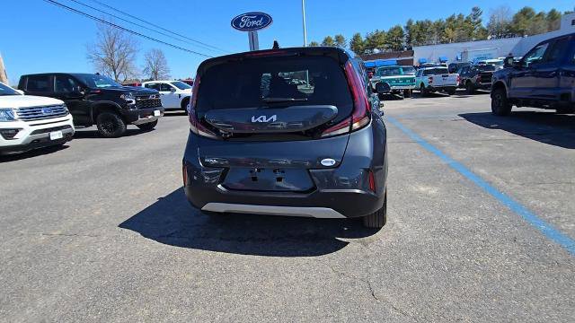 Used 2025 Kia Soul LX w/ LX Technology Package image 5
