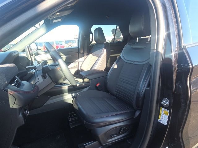 Certified 2025 Ford Explorer ST-Line image 28