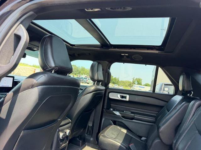 Certified 2020 Ford Explorer Limited AWD/4WD image 12