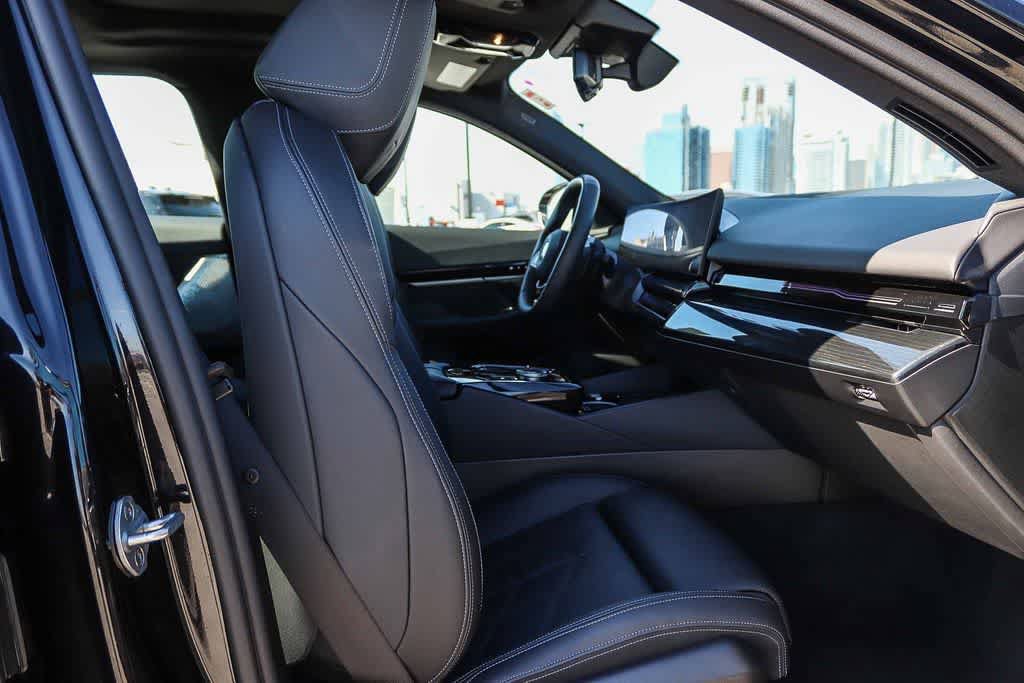 Used 2025 BMW 530i RWD image 15