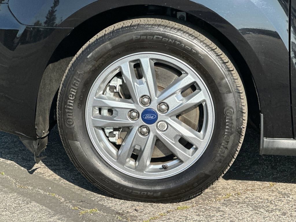 Certified 2023 Ford Transit Connect XLT image 25