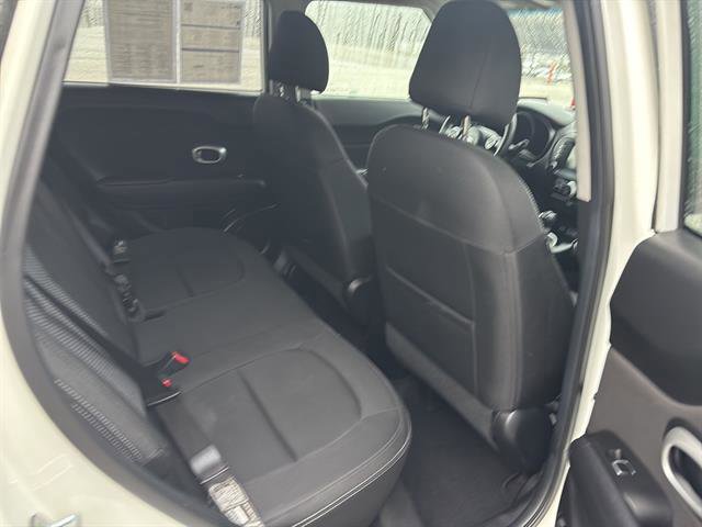 Used 2018 Kia Soul + image 19