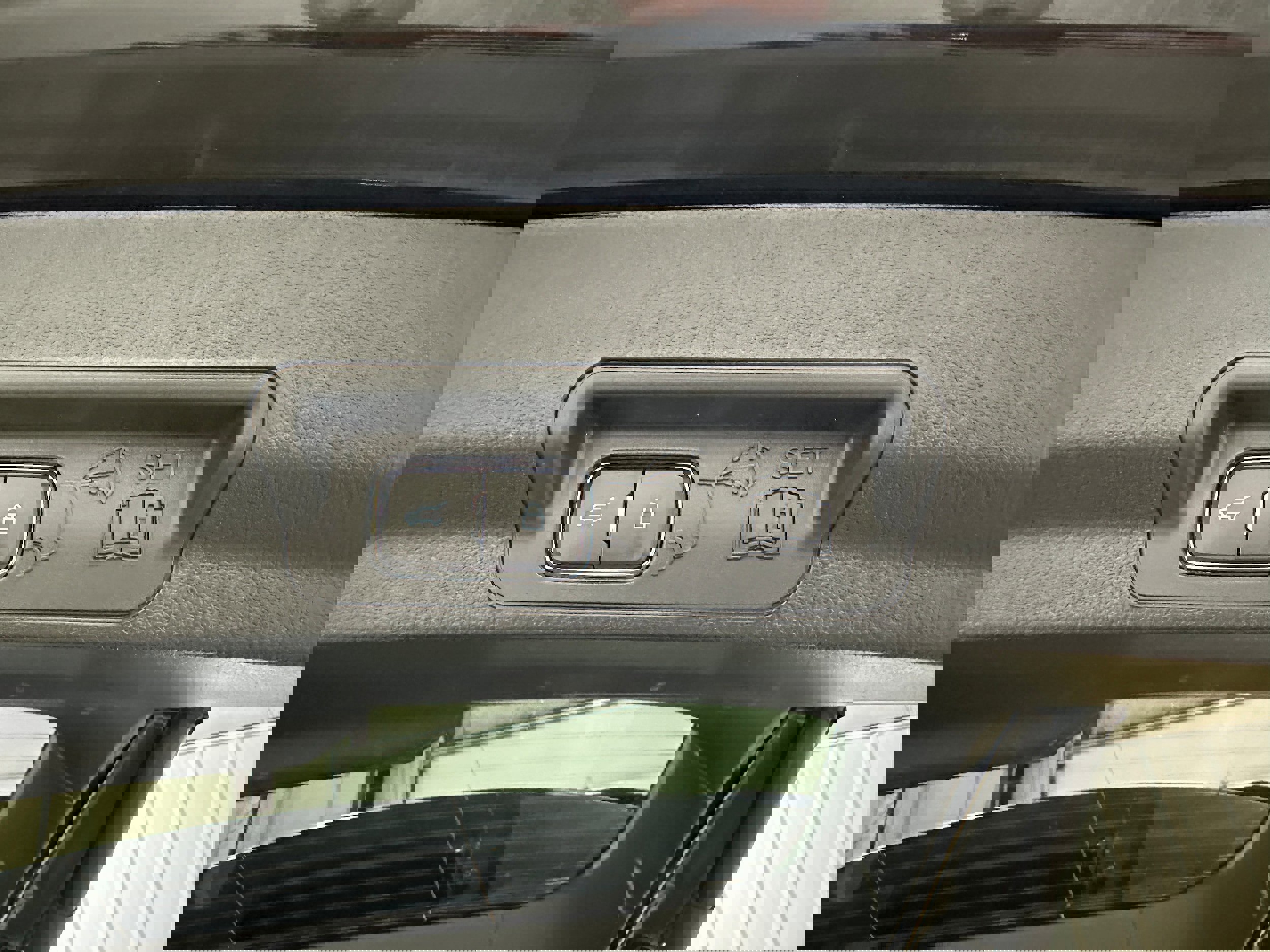 Certified 2023 Ford Explorer Limited w/ Equipment Group 301A image 34