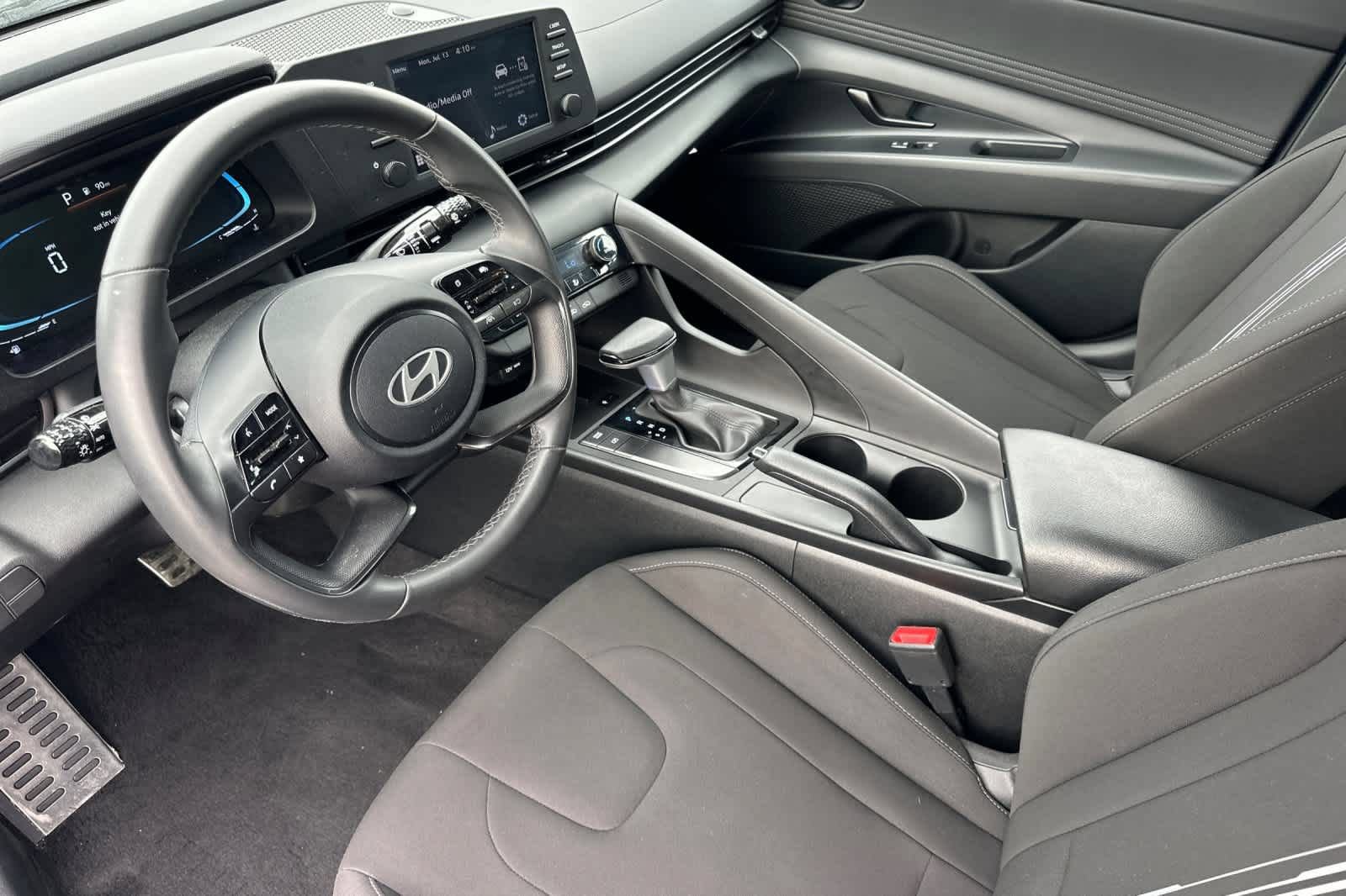 Used 2025 Hyundai Elantra Sport FWD image 12