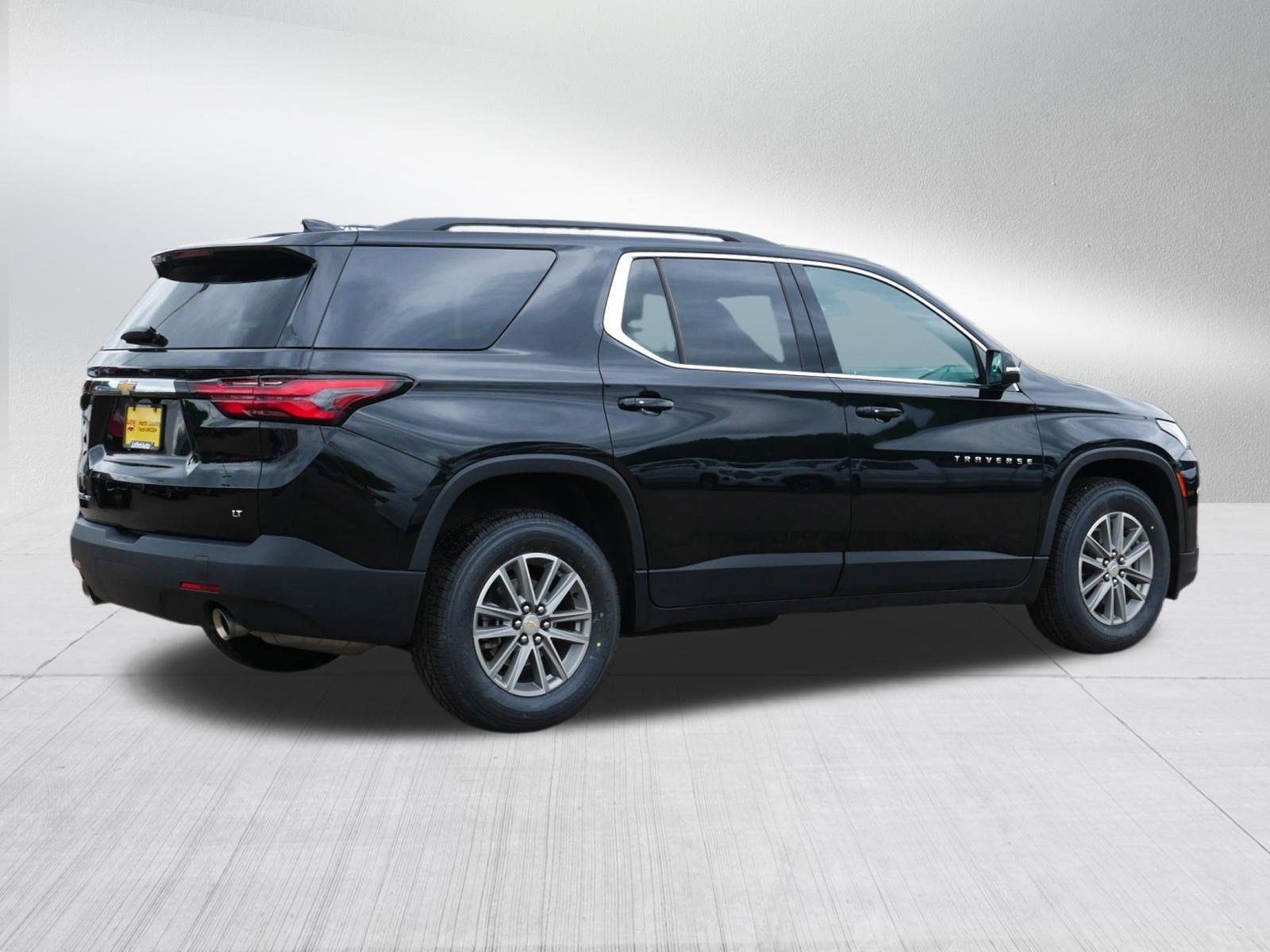 Used 2023 Chevrolet Traverse LT w/ LPO, Floor Liner Package AWD/4WD image 7