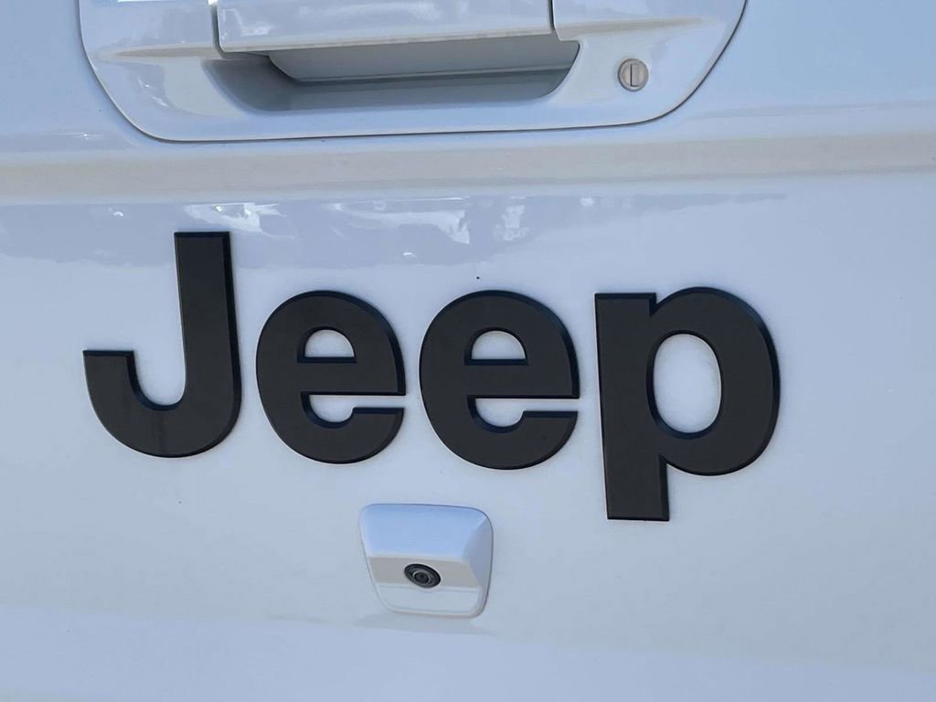 Used 2022 Jeep Gladiator Overland image 9