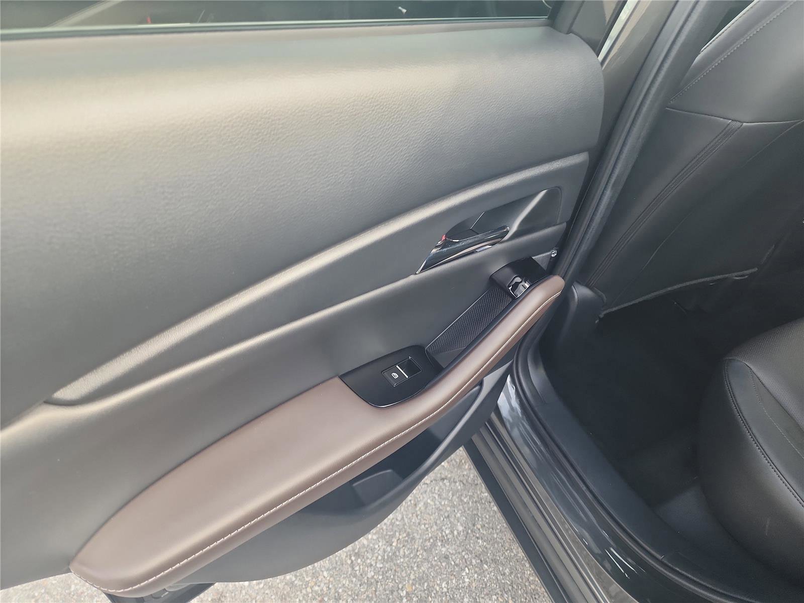 Used 2022 MAZDA CX-30 2.5 Turbo w/ Premium Package image 16