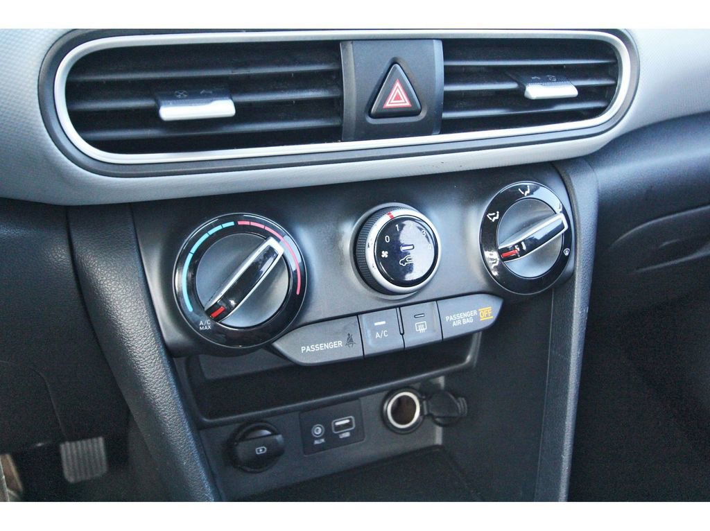 Used 2020 Hyundai Kona SE image 25