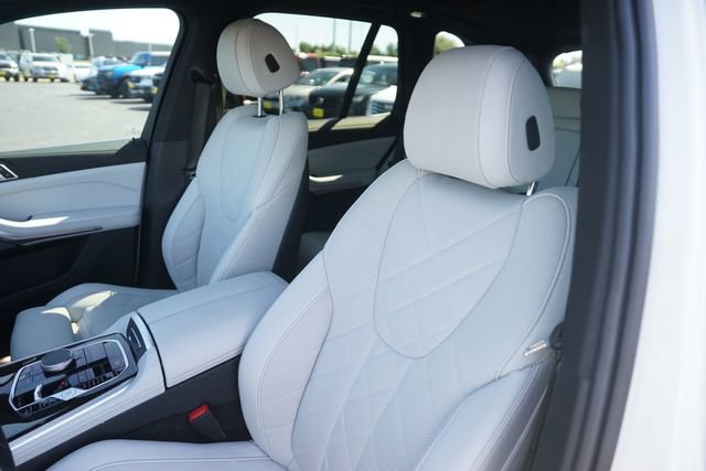 Used 2024 BMW X5 sDrive40i w/ Premium Package RWD image 10