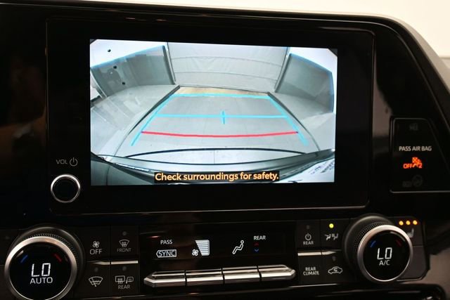 Used 2024 Toyota Highlander XLE FWD image 20