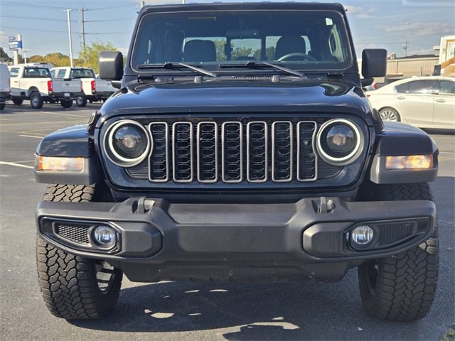 Used 2025 Jeep Gladiator Sport image 8