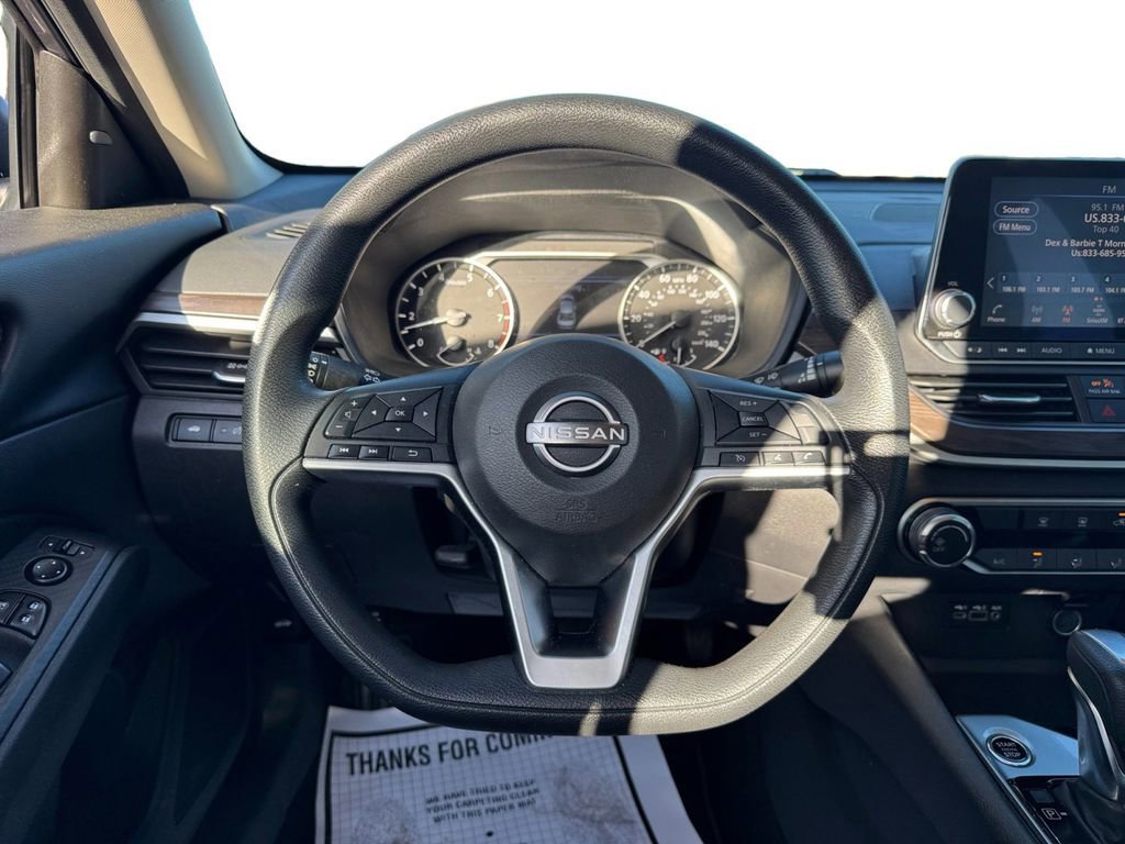 Used 2024 Nissan Altima 2.5 SV image 15
