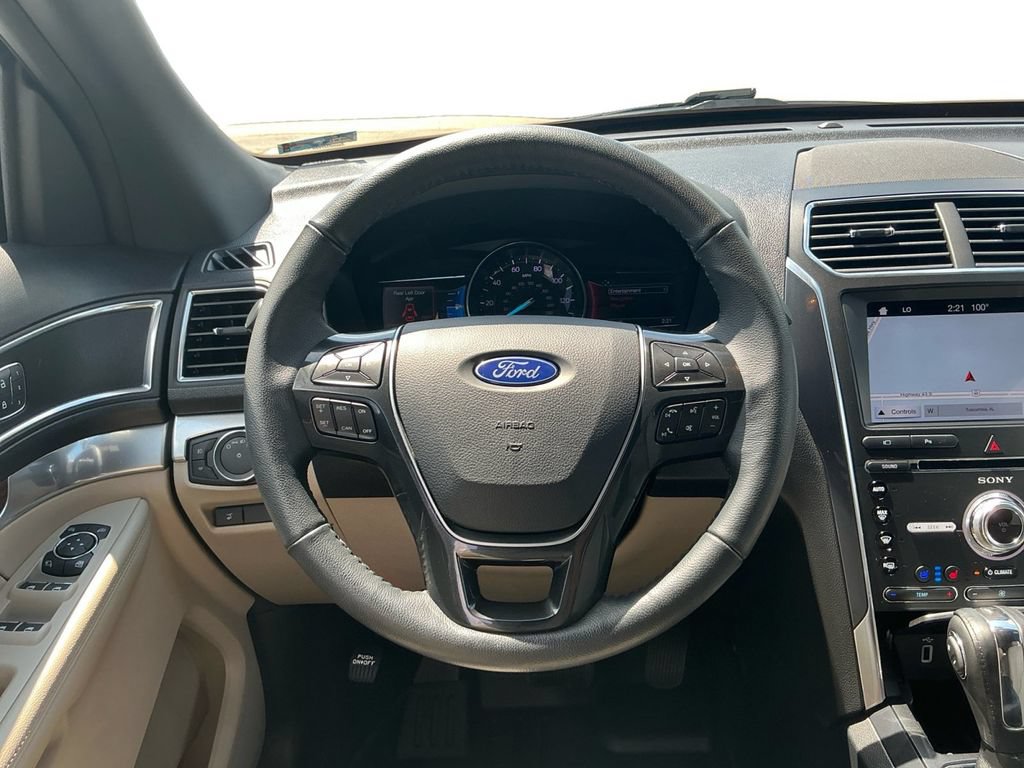 Certified 2018 Ford Explorer Limited FWD image 18