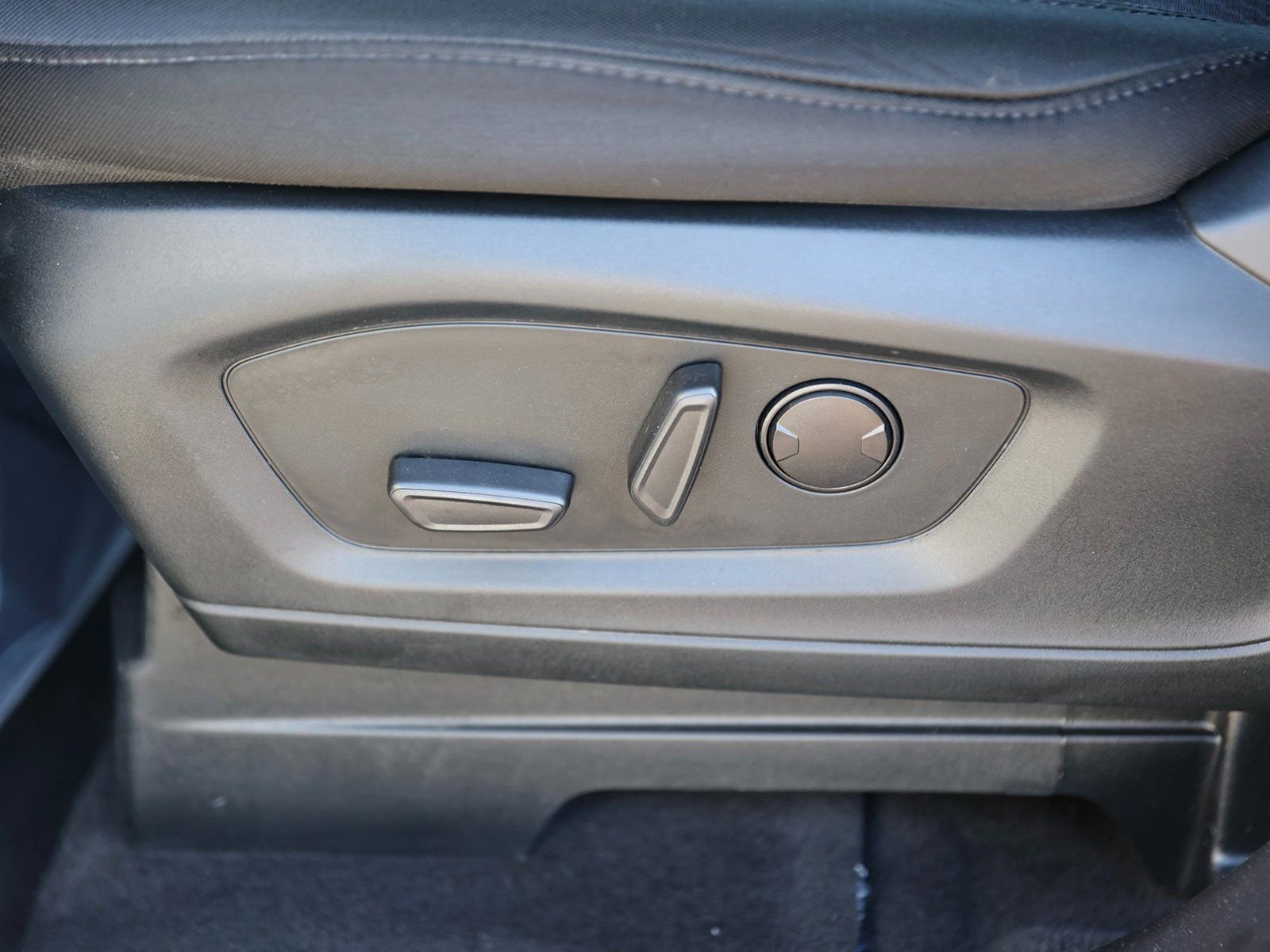 Certified 2022 Ford Explorer XLT w/ Class IV Trailer Tow Package image 21