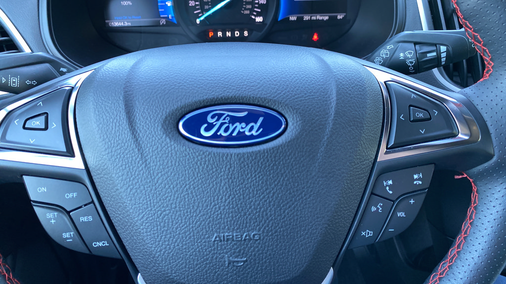 Certified 2023 Ford Edge ST-Line AWD/4WD image 17