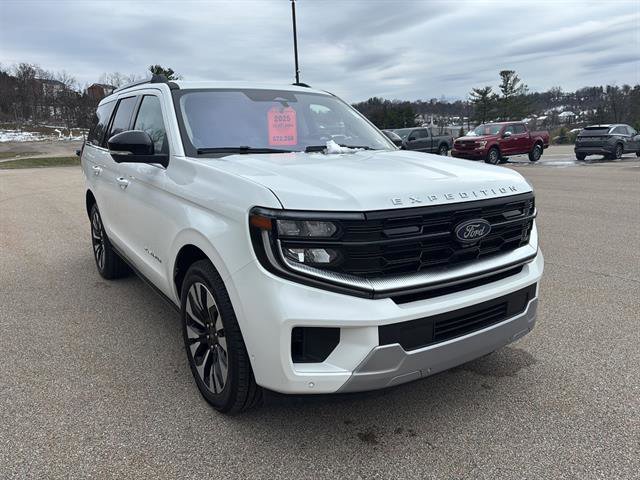 Certified 2025 Ford Expedition Platinum w/ Driver's Package image 7