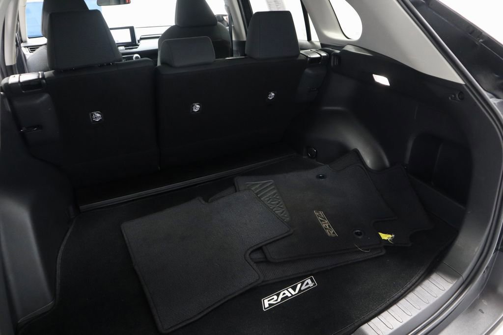 Used 2023 Toyota RAV4 LE AWD/4WD image 14