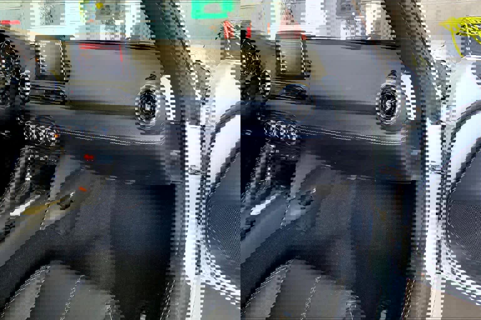 Used 2021 MAZDA MX-5 Miata RF Grand Touring image 17