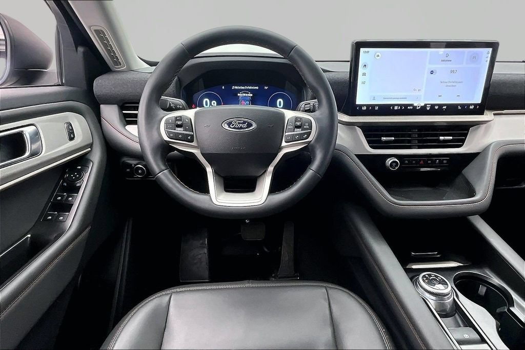 Certified 2025 Ford Explorer Active w/ Active Comfort Package AWD/4WD image 5