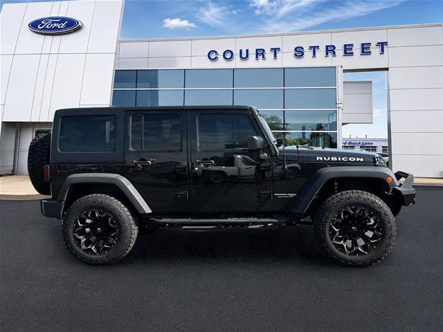 Used 2018 Jeep Wrangler Unlimited Rubicon w/ Connectivity Group AWD/4WD image 5