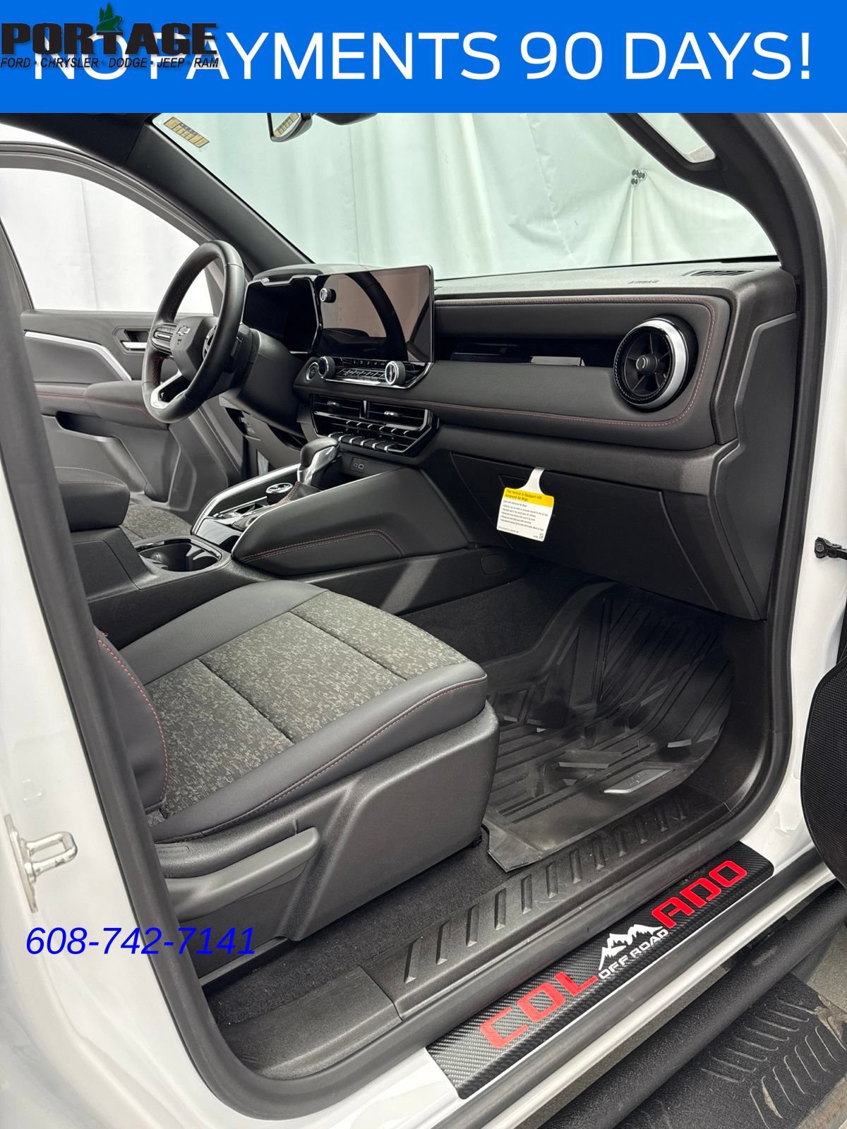 Used 2024 Chevrolet Colorado Z71 w/ Z71 Convenience Package 2 AWD/4WD image 28