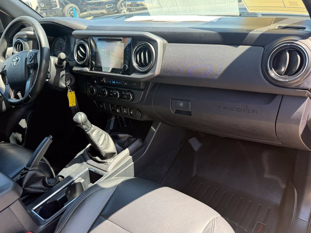 Used 2019 Toyota Tacoma TRD Off-Road w/ TRD Premium Off Road Package AWD/4WD image 10