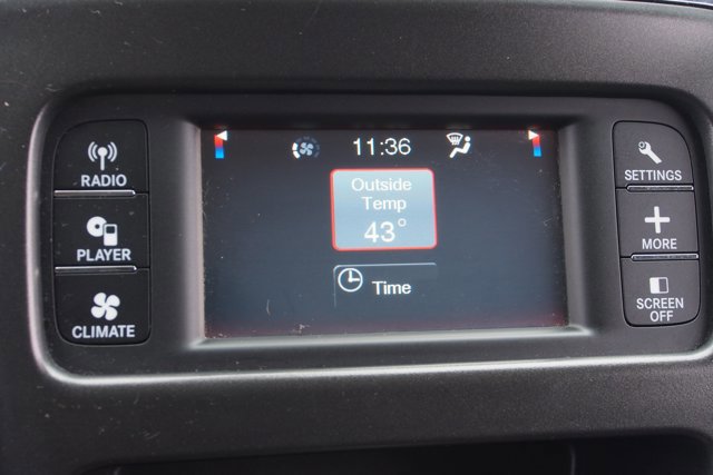 Used 2019 Dodge Journey SE image 29