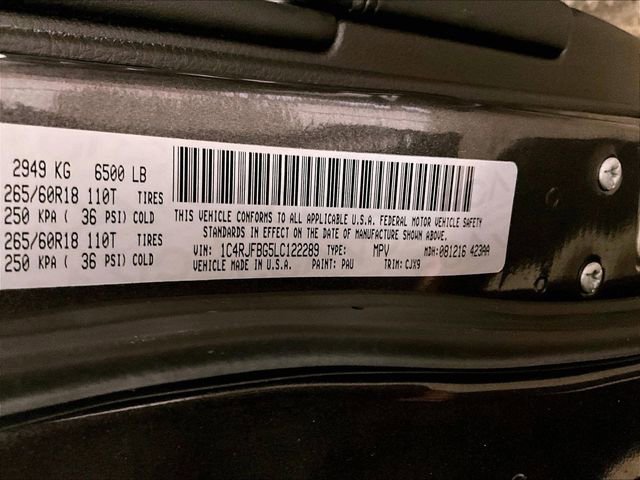 Used 2020 Jeep Grand Cherokee Limited AWD/4WD image 32