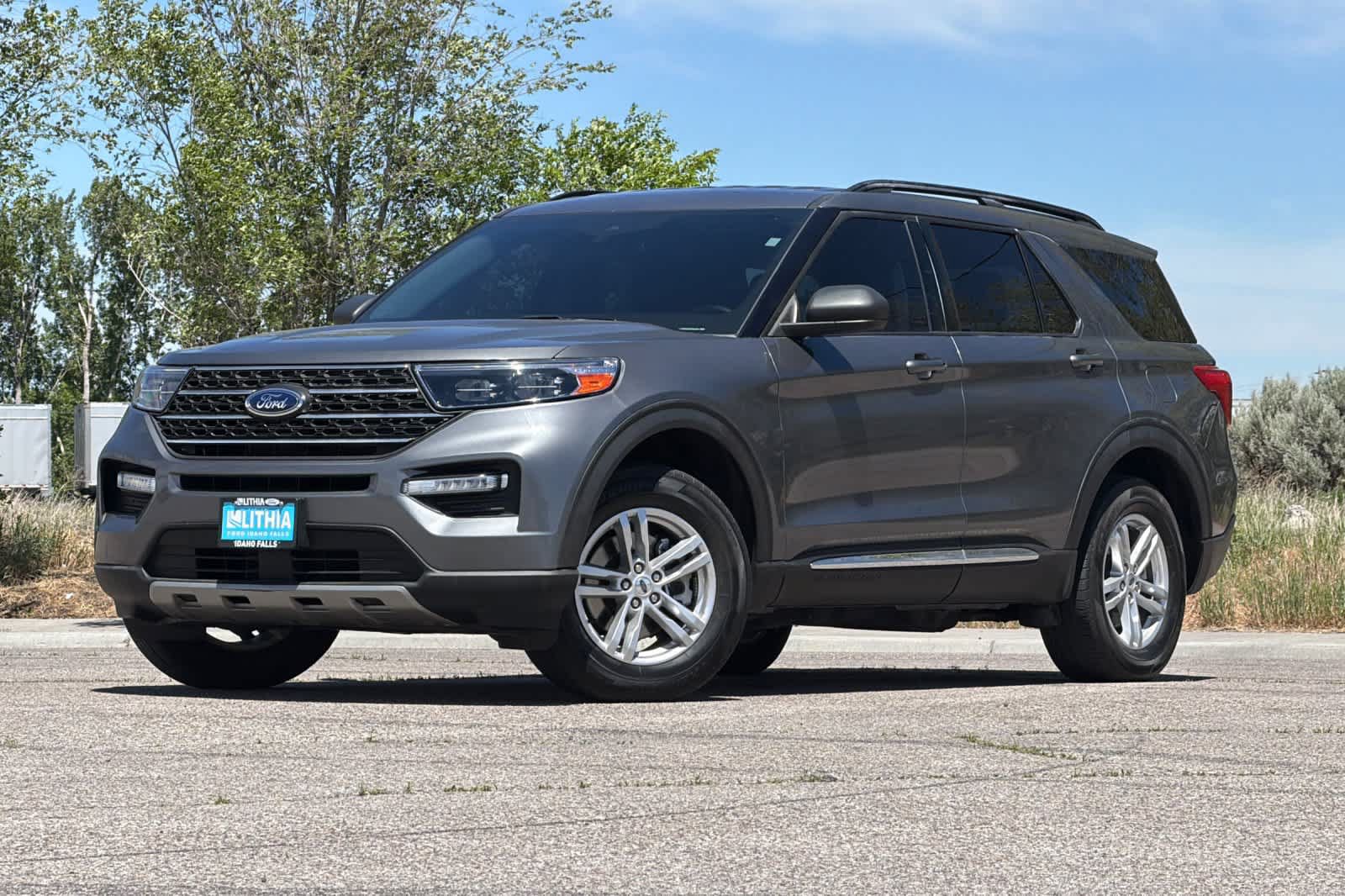 Certified 2023 Ford Explorer XLT w/ Equipment Group 202A AWD/4WD image 1