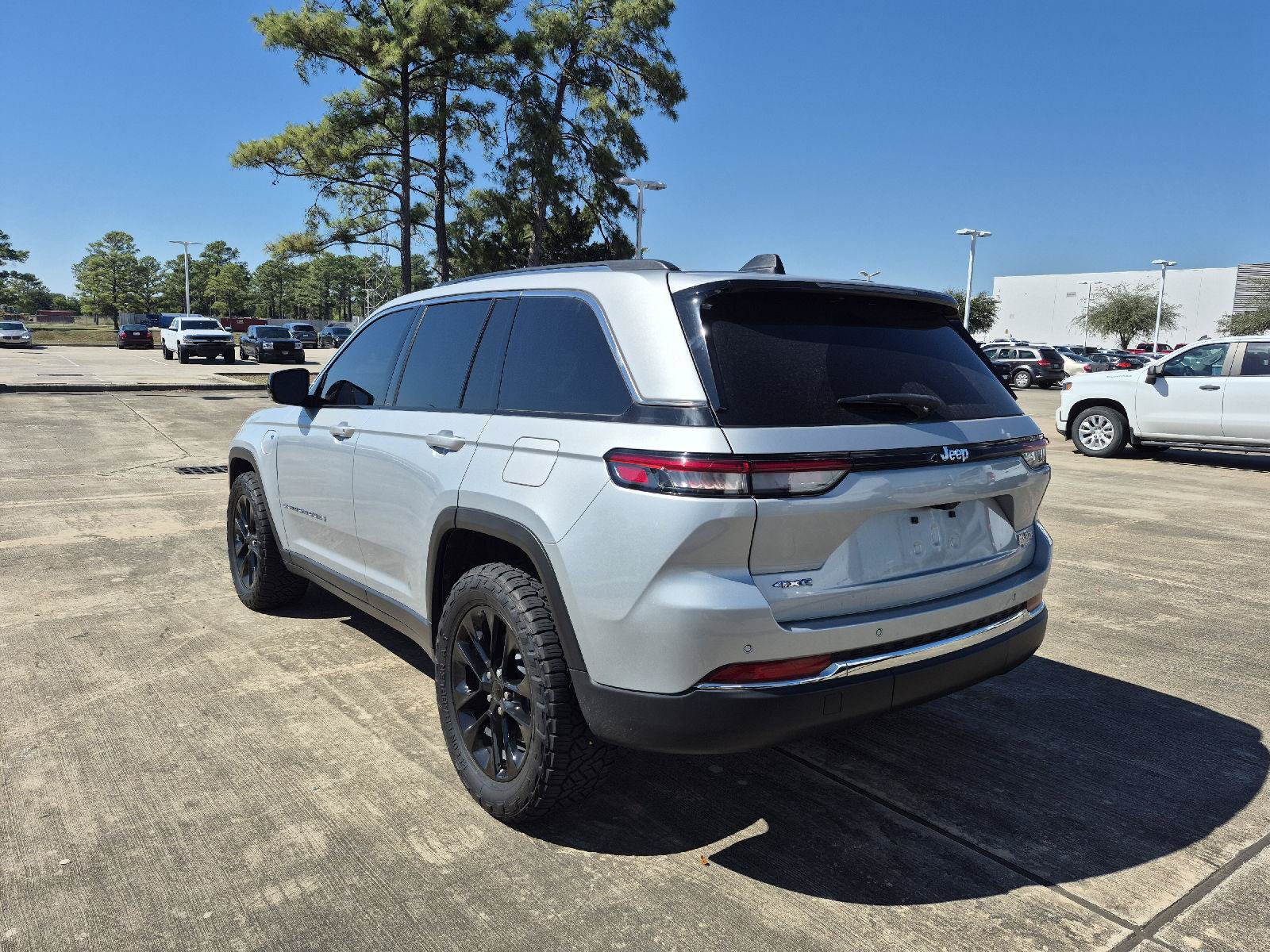 Used 2022 Jeep Grand Cherokee Limited 4xe AWD/4WD image 15