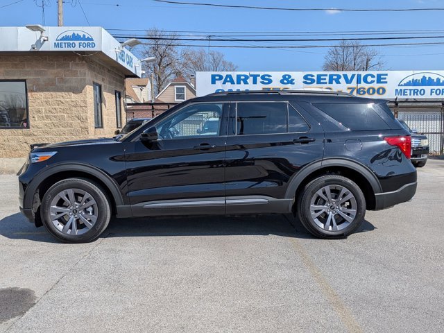 Certified 2023 Ford Explorer XLT w/ Equipment Group 202A AWD/4WD image 7