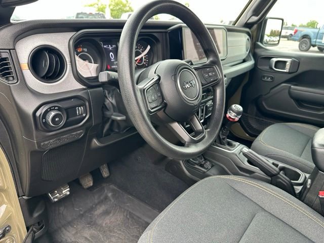 Used 2025 Jeep Wrangler Sport AWD/4WD image 14