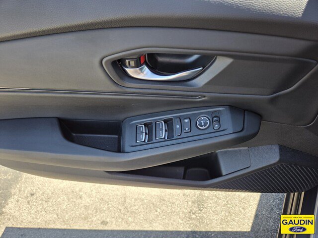 Used 2025 Honda Accord SE image 18
