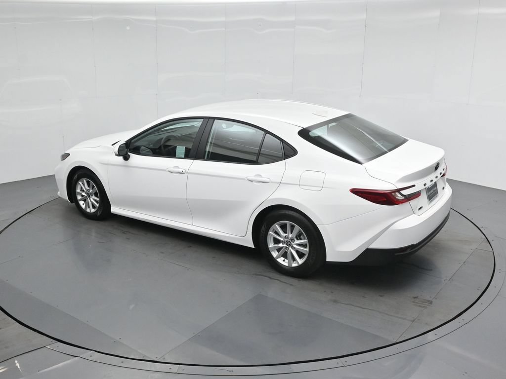Used 2025 Toyota Camry LE FWD image 36