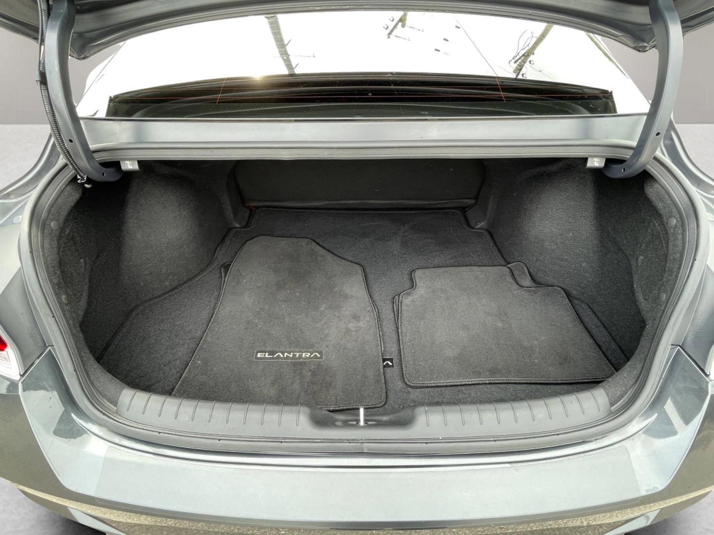 Used 2021 Hyundai Elantra SEL FWD image 28