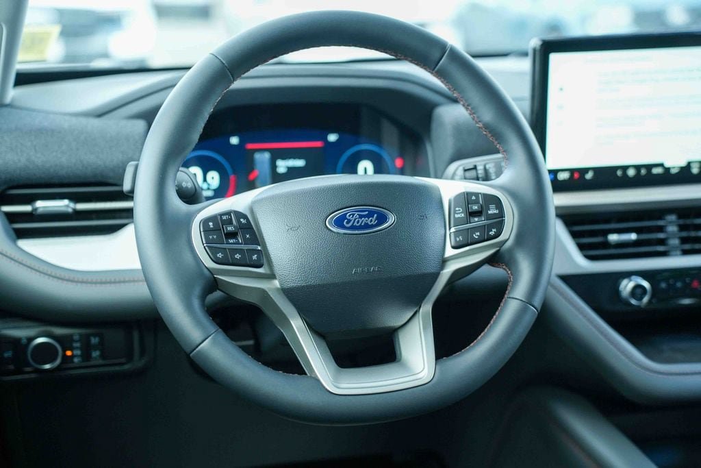 Certified 2026 Ford Explorer Active AWD/4WD image 26