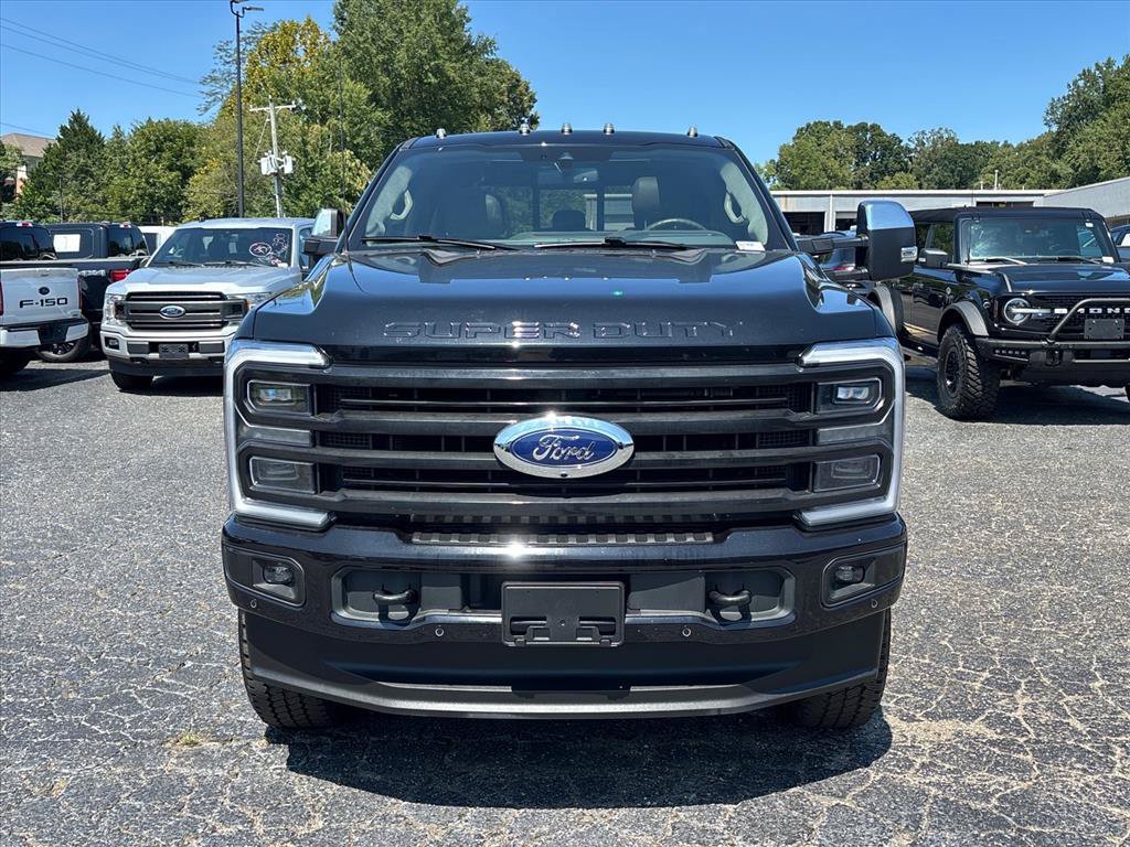 Certified 2025 Ford F250 Platinum w/ Platinum Plus Package AWD/4WD image 2
