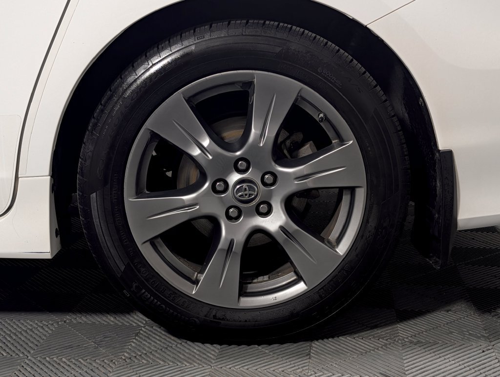 Used 2019 Toyota Sienna SE FWD image 26