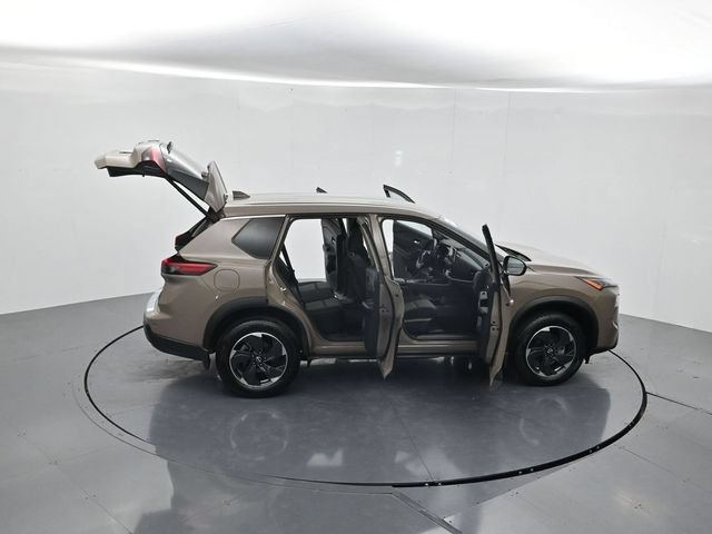 Used 2025 Nissan Rogue SV FWD image 46