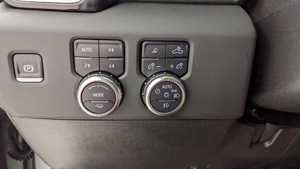 Used 2024 GMC Sierra 2500 Denali w/ Technology Package AWD/4WD image 22