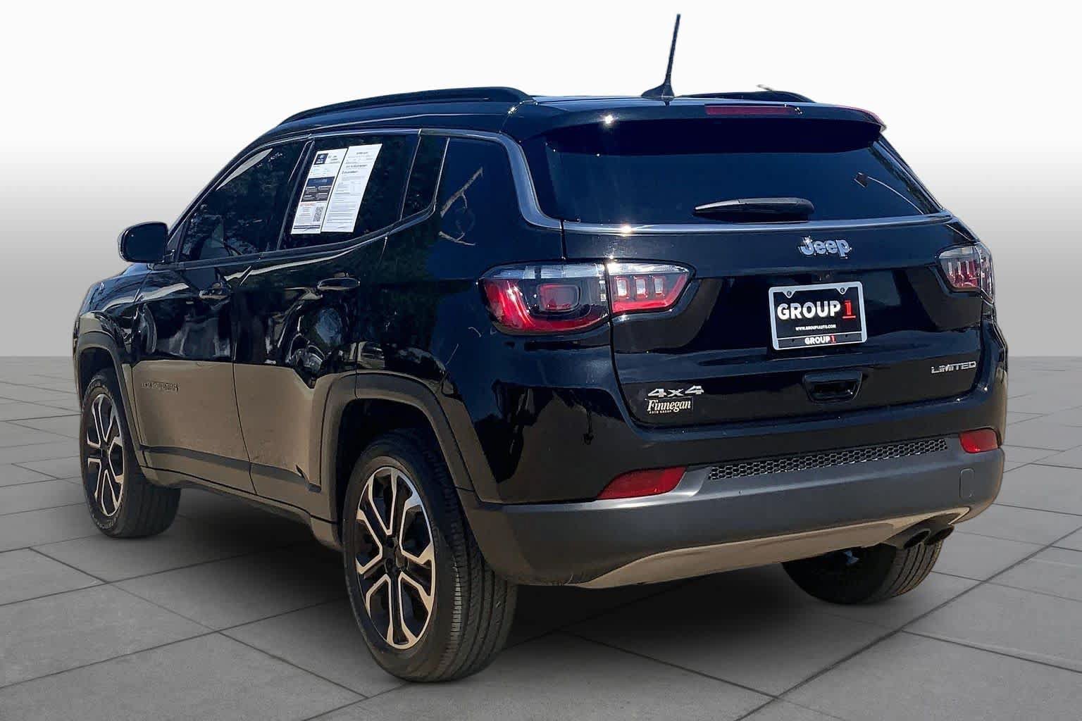 Used 2022 Jeep Compass Limited AWD/4WD image 12