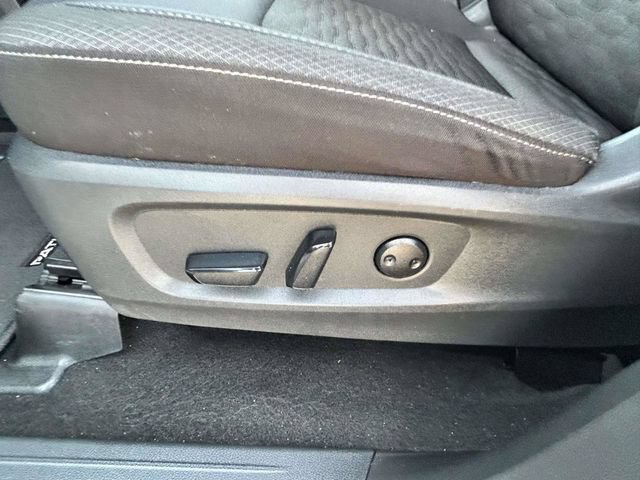 Used 2025 Nissan Pathfinder SV AWD/4WD image 16