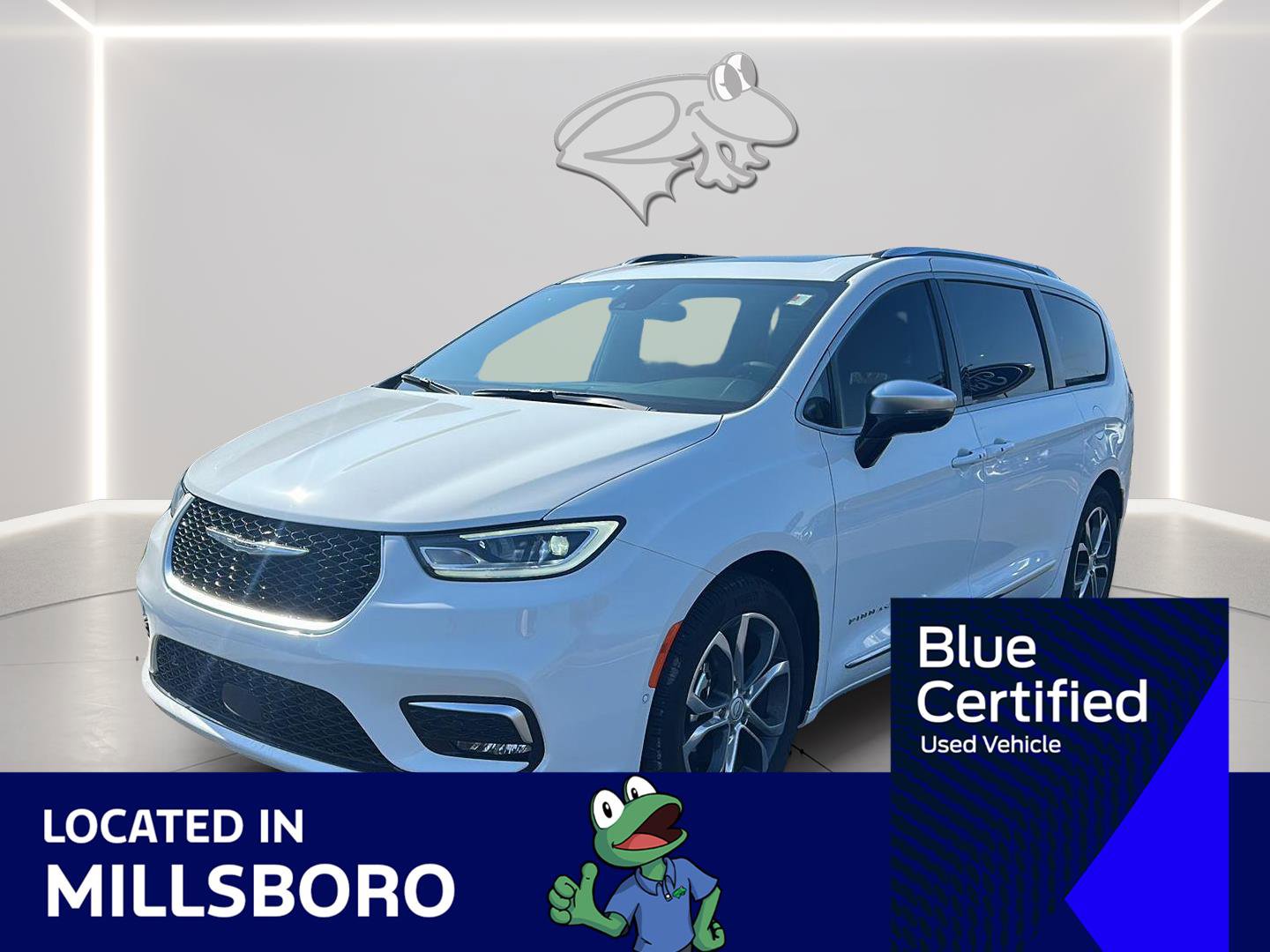 Used 2026 Chrysler Pacifica Pinnacle w/ Trailer Tow Group