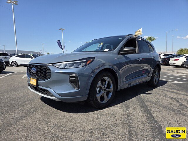 Certified 2023 Ford Escape ST-Line w/ Tech Pack #1 FWD image 3