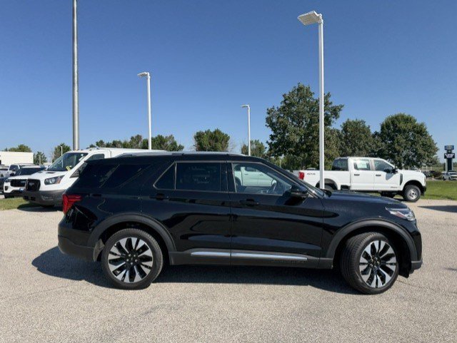 Certified 2025 Ford Explorer Platinum w/ LUX Leather Package AWD/4WD image 9