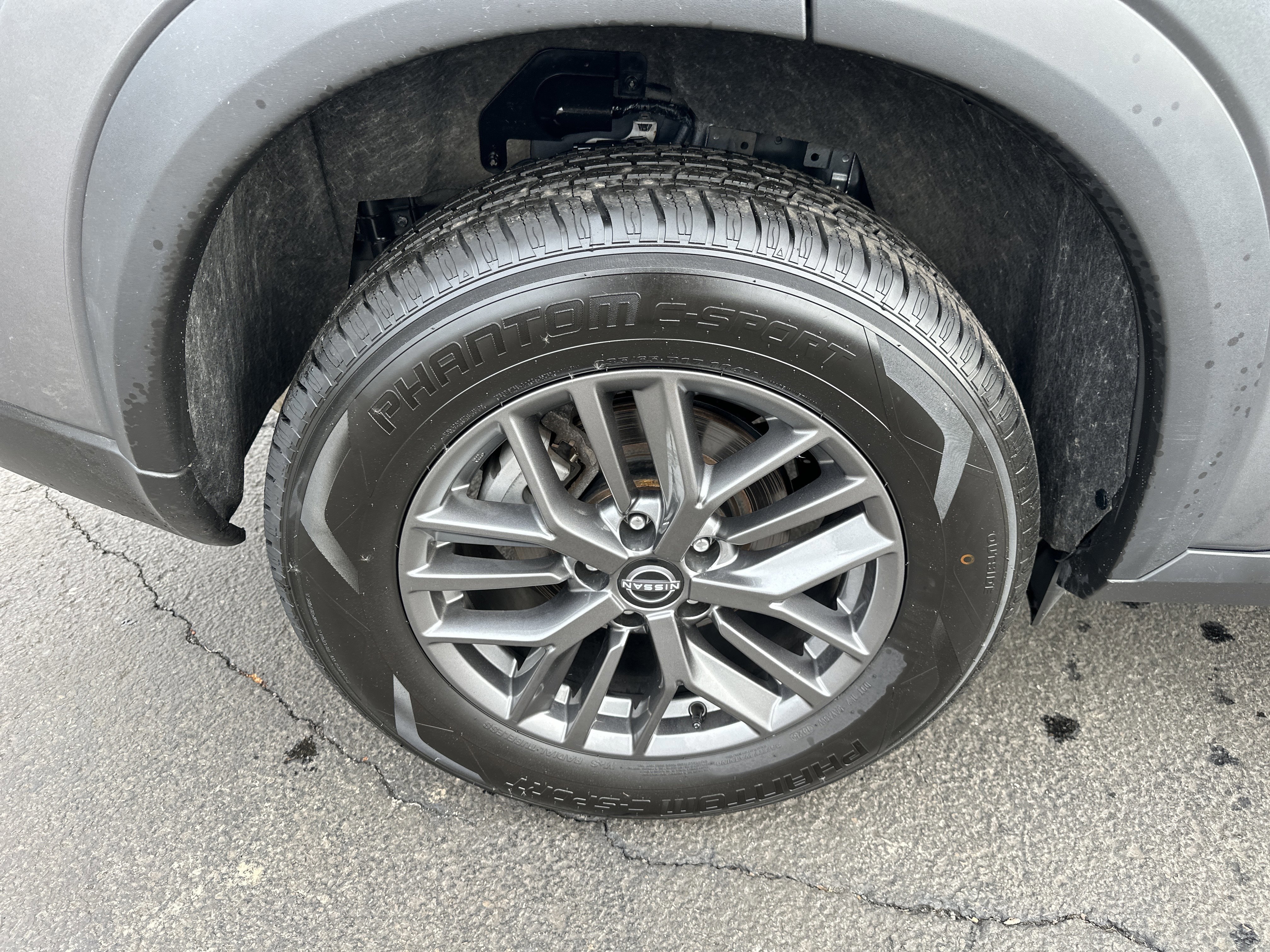 Used 2023 Nissan Rogue S image 11