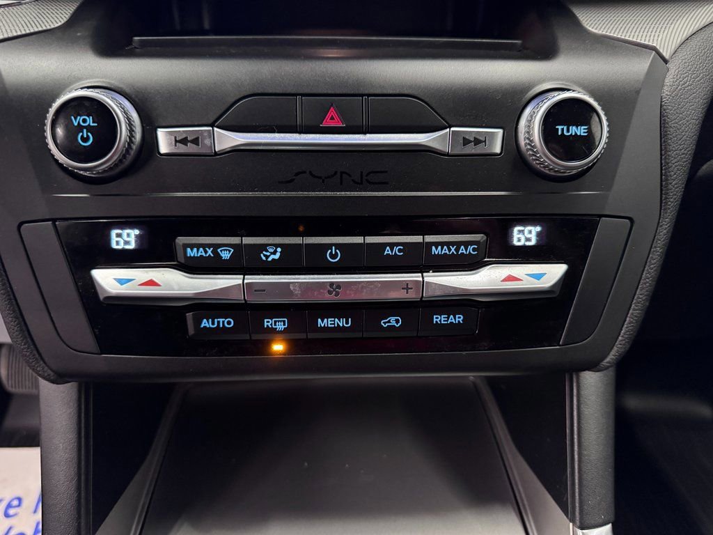 Certified 2020 Ford Explorer XLT w/ Equipment Group 202A image 23