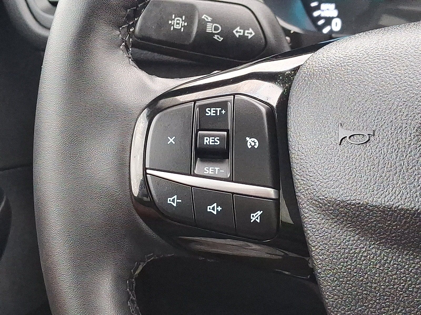 Certified 2022 Ford Escape SE w/ SE Sport Appearance Package AWD/4WD image 21